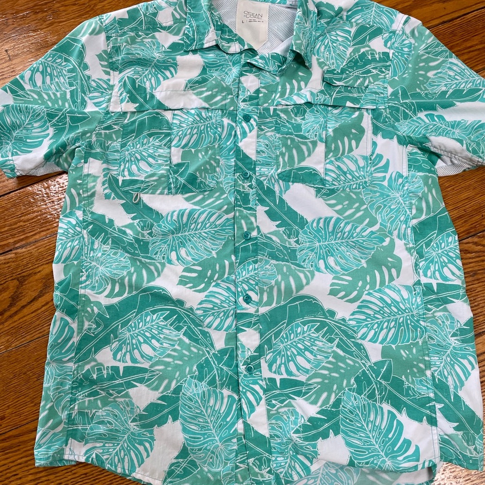 Ocean + Coast shirt.  Green palm print.  Good condition.  Size Large.